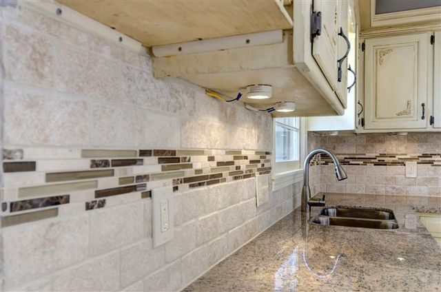 916 E Meadowlark Street, Springfield, MO 65810