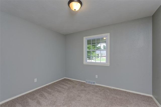 916 E Meadowlark Street, Springfield, MO 65810