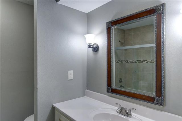 916 E Meadowlark Street, Springfield, MO 65810