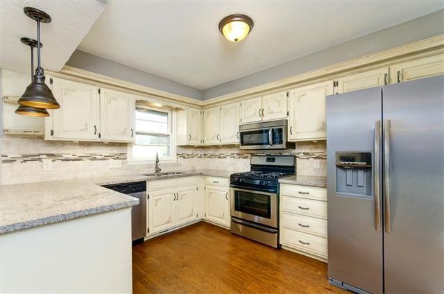 916 E Meadowlark Street, Springfield, MO 65810