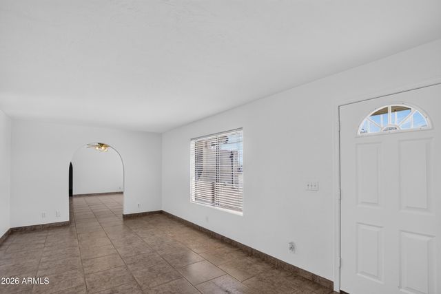2839 N SOSSAMAN Road, Mesa, AZ 85207