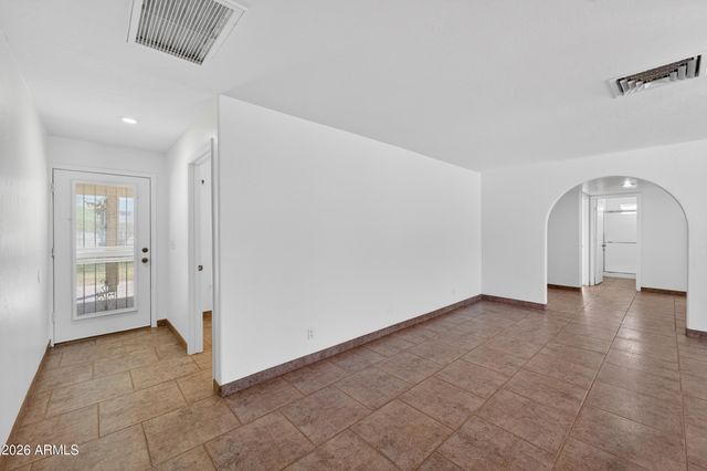 2839 N SOSSAMAN Road, Mesa, AZ 85207