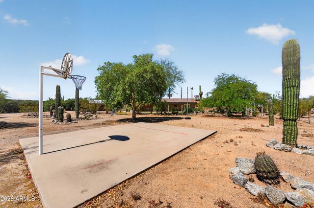 2839 N SOSSAMAN Road, Mesa, AZ 85207
