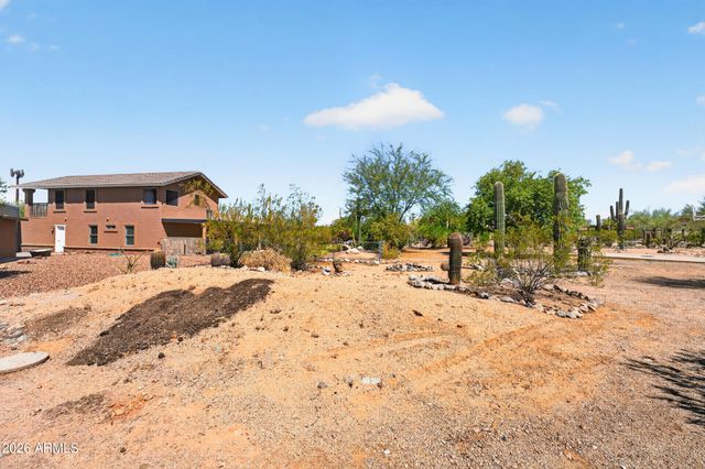 2839 N SOSSAMAN Road, Mesa, AZ 85207