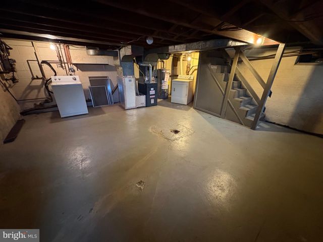 1510 QUEEN LN, Lancaster, PA 17601