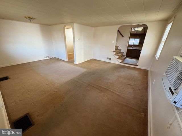 1510 QUEEN LN, Lancaster, PA 17601