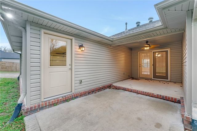 5 Castle Acre Lane, Bella Vista, AR 72715