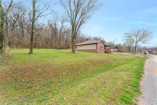 5 Castle Acre Lane, Bella Vista, AR 72715