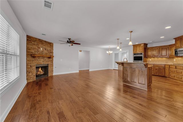 5 Castle Acre Lane, Bella Vista, AR 72715