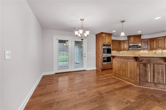 5 Castle Acre Lane, Bella Vista, AR 72715