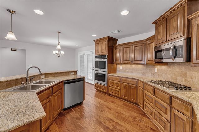 5 Castle Acre Lane, Bella Vista, AR 72715