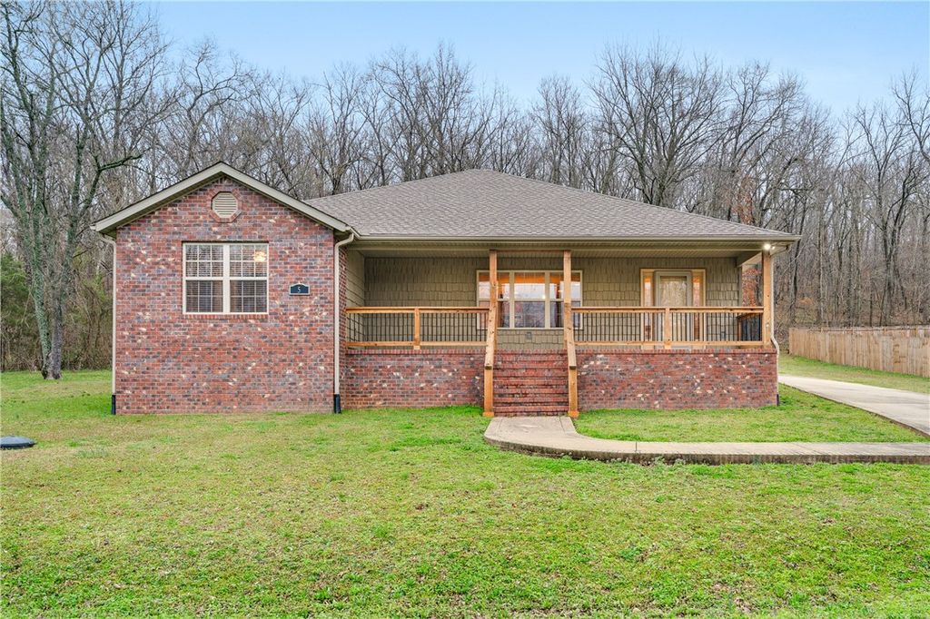 5 Castle Acre Lane, Bella Vista, AR 72715