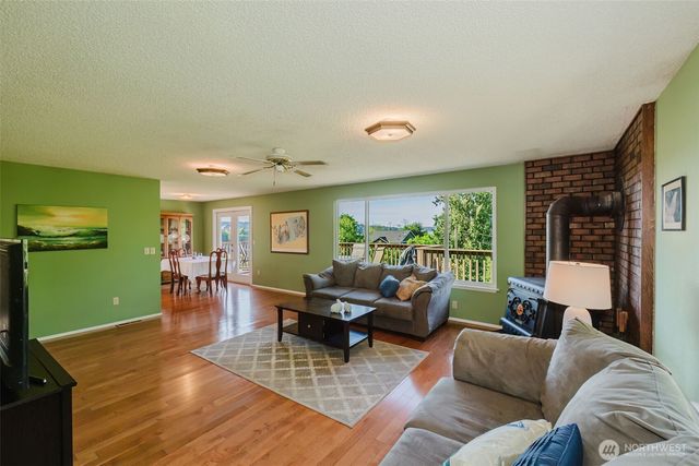 9634 SE Southworth Drive, Port Orchard, WA 98366