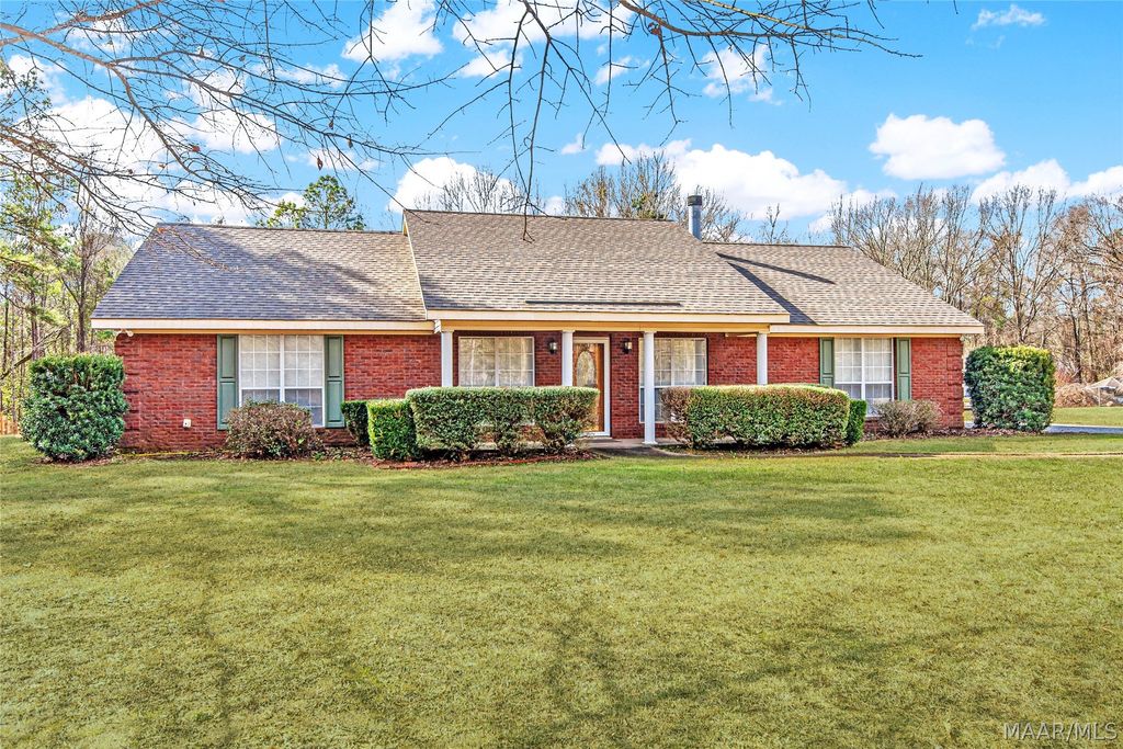 50 Cricket Ridge, Tallassee, AL 36078