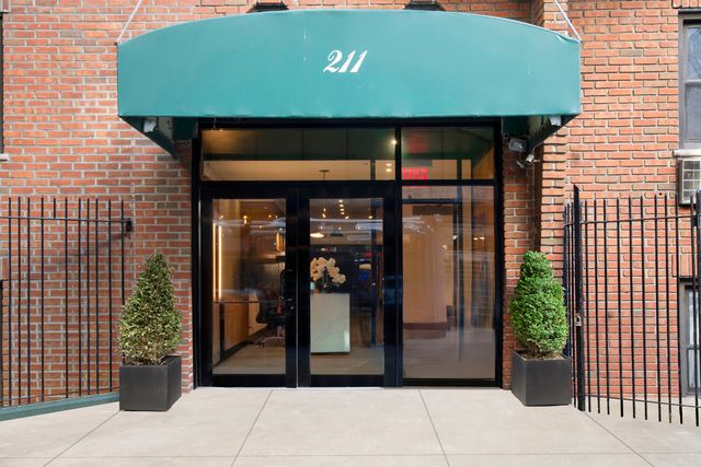 211 THOMPSON Street PHH, New York City, NY 10012