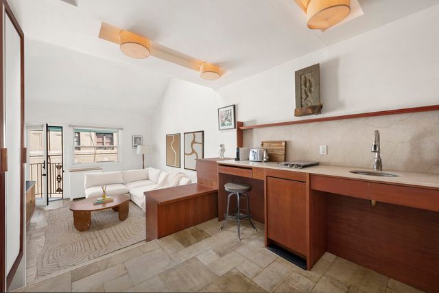 211 THOMPSON Street PHH, New York City, NY 10012