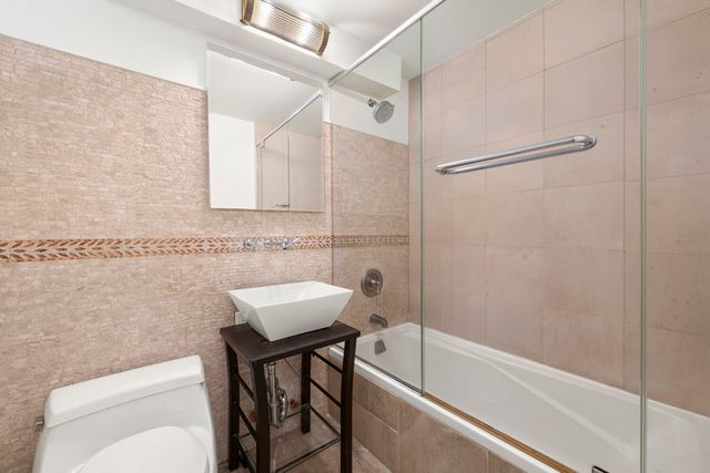 211 THOMPSON Street PHH, New York City, NY 10012