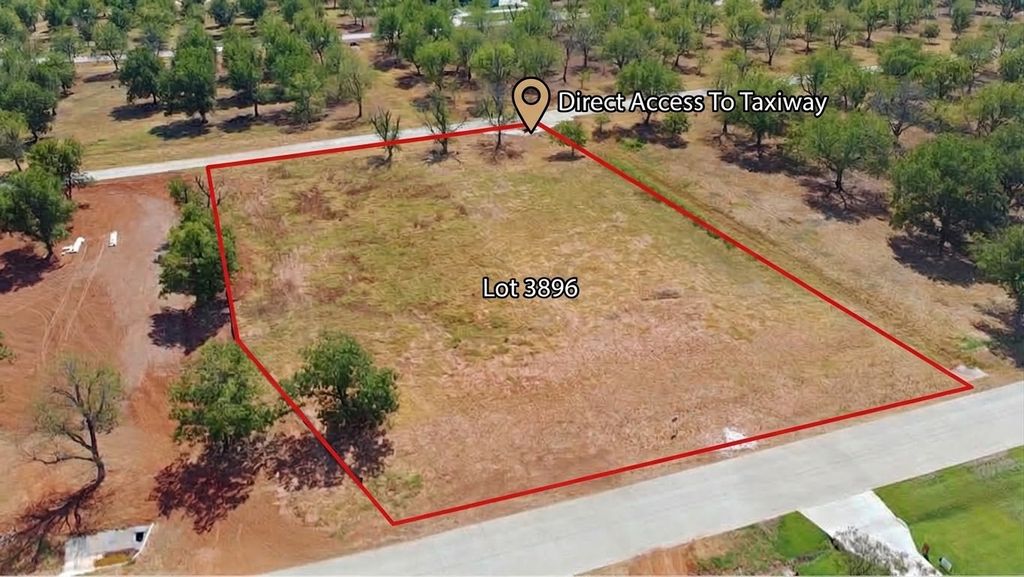 1131 E Landings N, Granbury, TX 76049 — photo 2