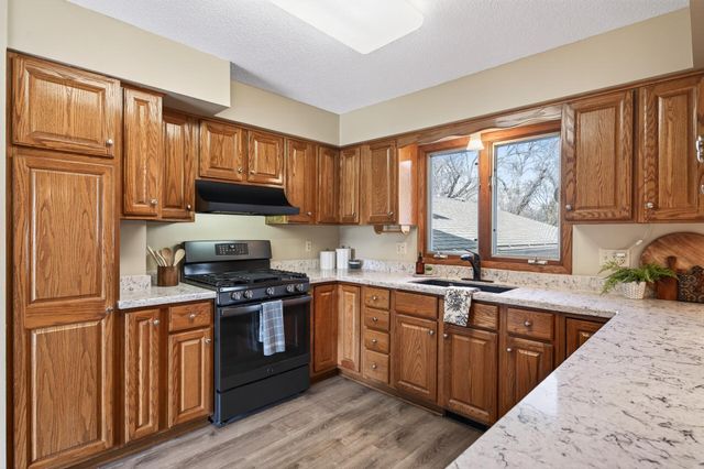 6331 Riverview Terrace NE, Fridley, MN 55432