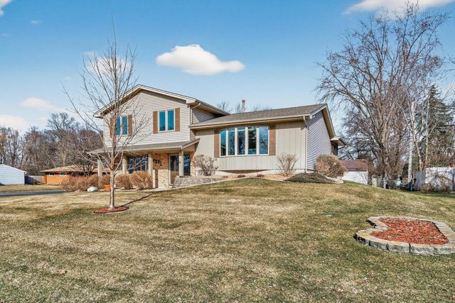 6331 Riverview Terrace NE, Fridley, MN 55432