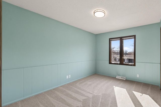 6331 Riverview Terrace NE, Fridley, MN 55432