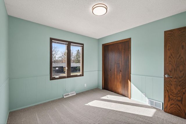 6331 Riverview Terrace NE, Fridley, MN 55432