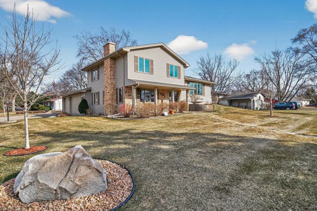 6331 Riverview Terrace NE, Fridley, MN 55432