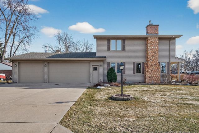 6331 Riverview Terrace NE, Fridley, MN 55432