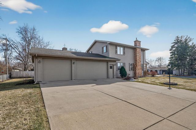 6331 Riverview Terrace NE, Fridley, MN 55432