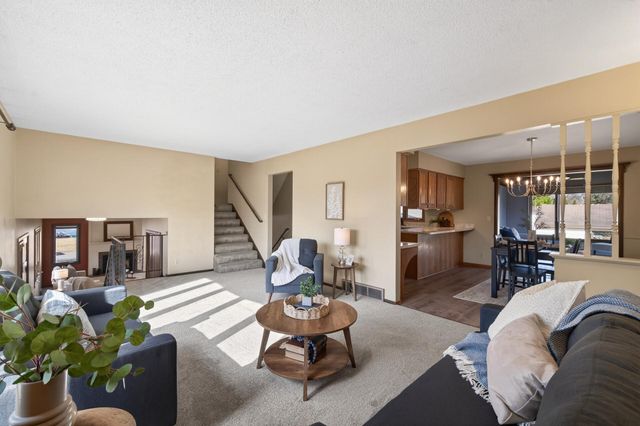 6331 Riverview Terrace NE, Fridley, MN 55432