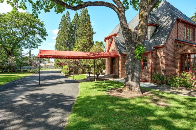 2336 Table Rock Road, Medford, OR 97501