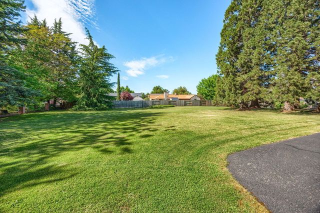 2336 Table Rock Road, Medford, OR 97501