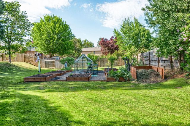 2336 Table Rock Road, Medford, OR 97501