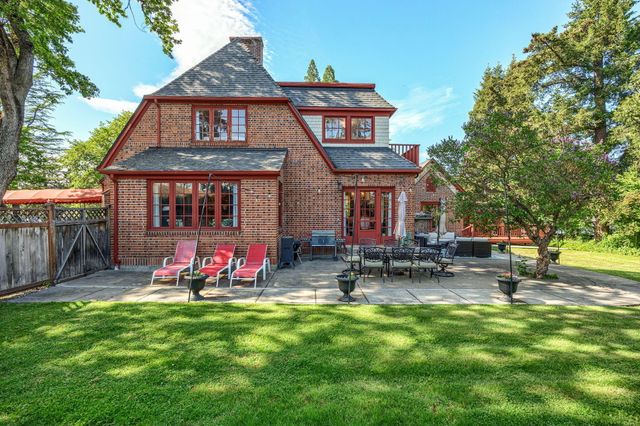 2336 Table Rock Road, Medford, OR 97501