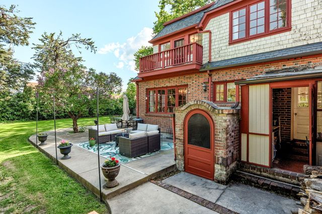 2336 Table Rock Road, Medford, OR 97501