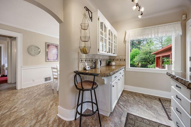 2336 Table Rock Road, Medford, OR 97501