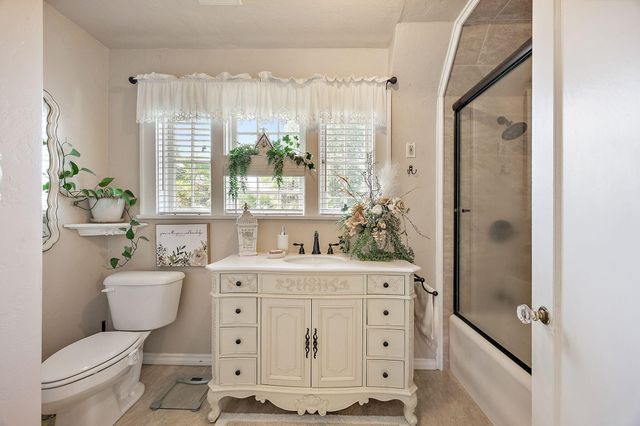 2336 Table Rock Road, Medford, OR 97501