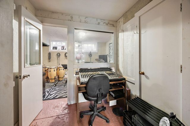 2336 Table Rock Road, Medford, OR 97501