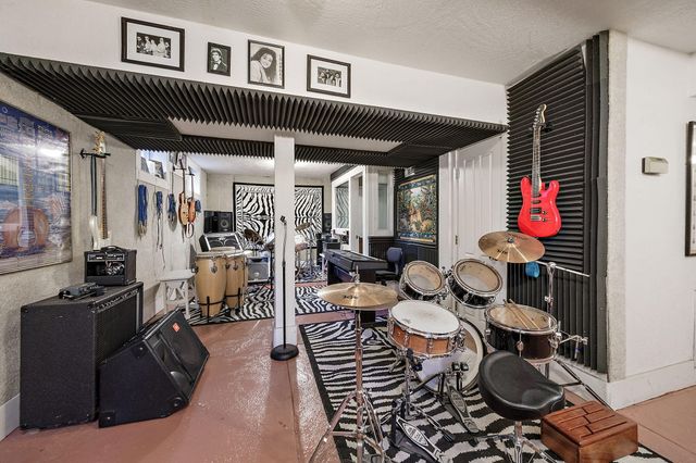 2336 Table Rock Road, Medford, OR 97501