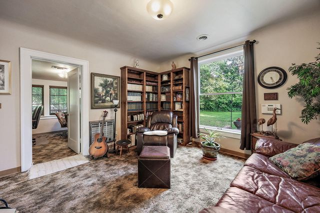 2336 Table Rock Road, Medford, OR 97501