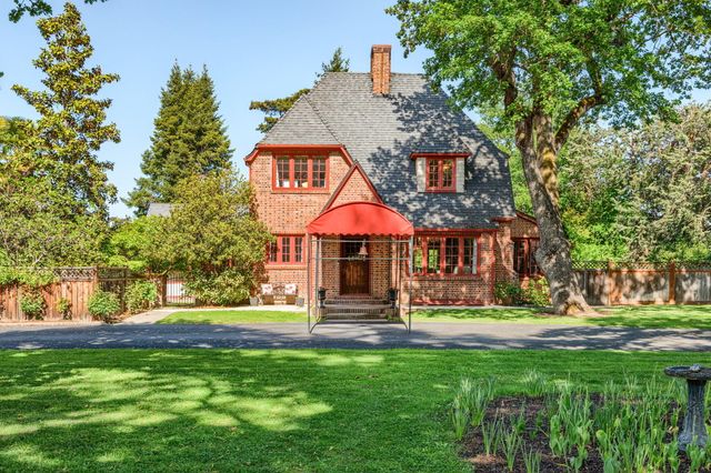 2336 Table Rock Road, Medford, OR 97501