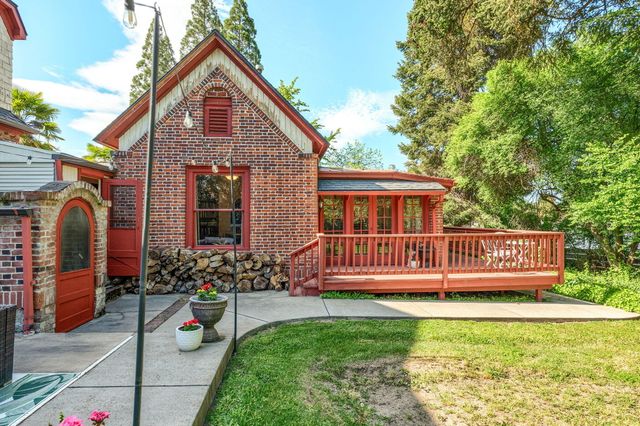 2336 Table Rock Road, Medford, OR 97501