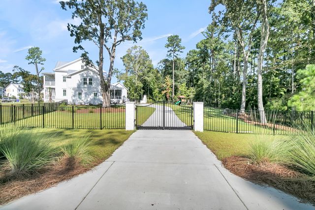 3864 Summerton Street, Mount Pleasant, SC 29466