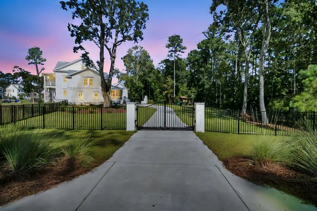 3864 Summerton Street, Mount Pleasant, SC 29466