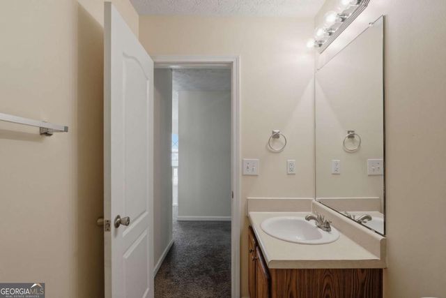 612 Mohawk Circle, Stockbridge, GA 30281