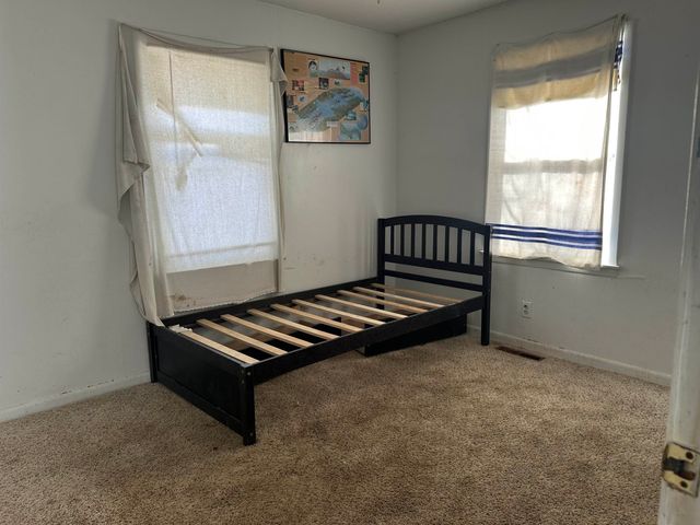 1902 S Roosevelt St, Wichita, KS 67218