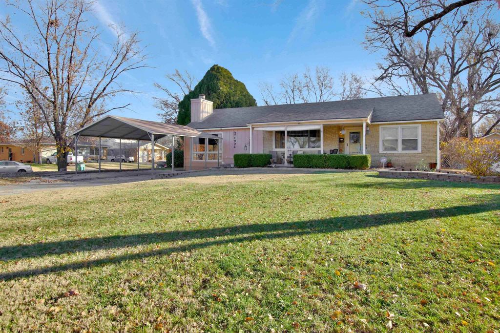 1902 S Roosevelt St, Wichita, KS 67218