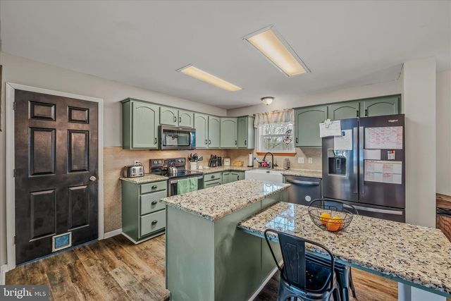 242 DRIFTWOOD DR, Gerrardstown, WV 25420