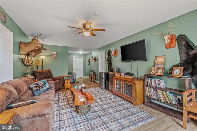 242 DRIFTWOOD DR, Gerrardstown, WV 25420