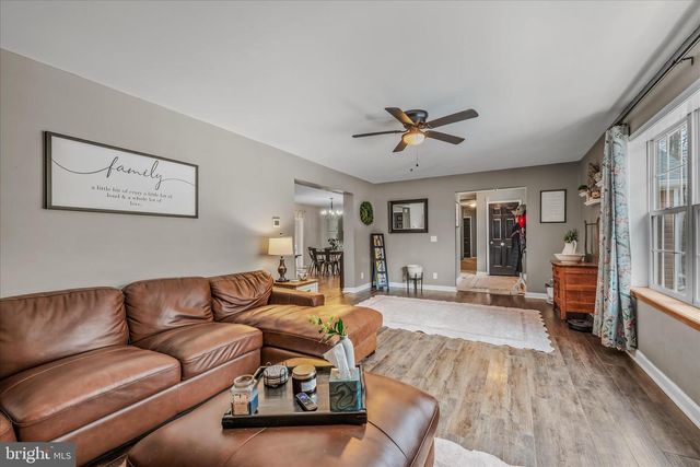 242 DRIFTWOOD DR, Gerrardstown, WV 25420